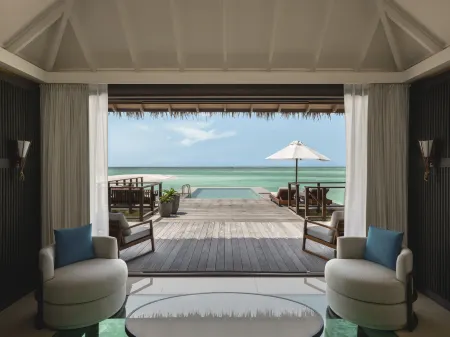 Conrad Maldives Rangali Island Отели рядом с достопримечательностью «Остров Хакеруэли»