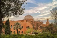 Alhambra Palace Hotel Hotels near Peinador de la Reina