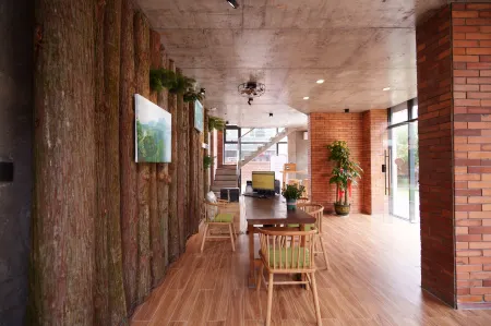 Doremi Apartment (Huaiji Huisheng Lanwan Branch) Отели рядом с достопримечательностью «Huaiji Stadium»