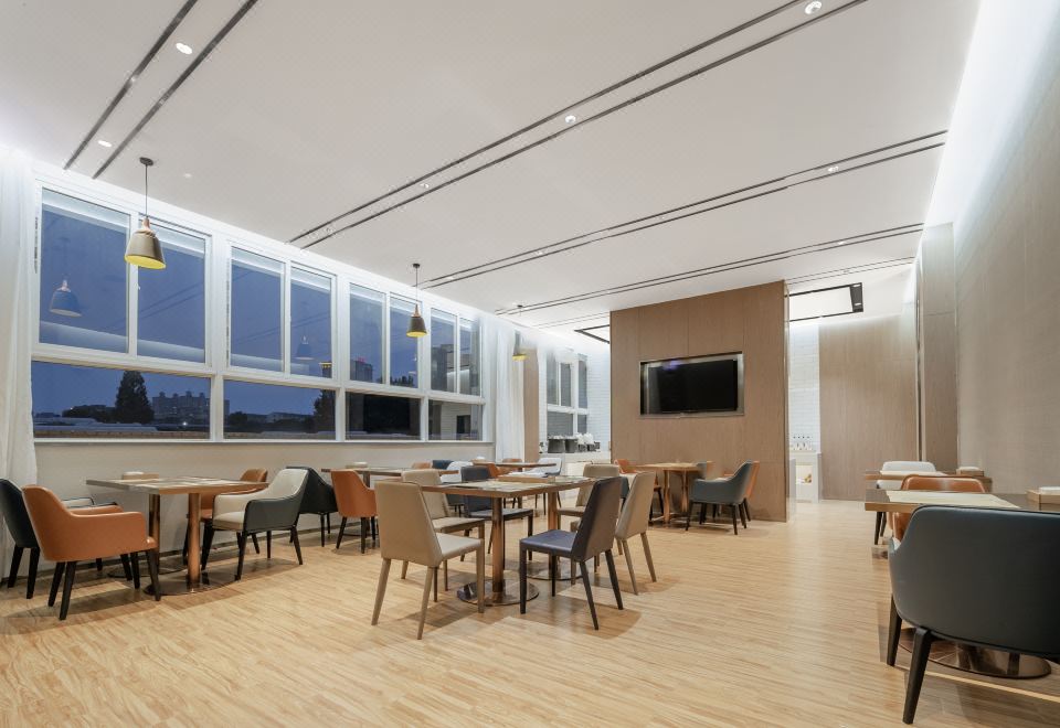 이쟈무 호텔 로비