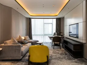 International  Hotel.LuoYang