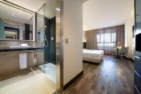 Hotel Cadiz Paseo Del Mar by Melia فنادق في قادش