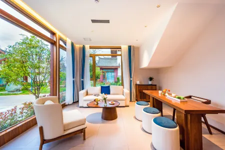 Lijiang Chaoran Garden Villa