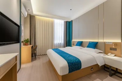 Yueying Hotel (Qingdao North Station Shuiqinggou Subway Station) Hotels near Qingdao Beilingshan Forest Park