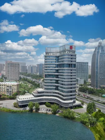 Qingdao Conson Sports Center Hotel Отели рядом с достопримечательностью «Ocean University of China Laoshan Campus»