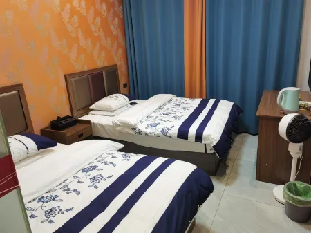 Ruiyuan Express Hotel Отели рядом с достопримечательностью «Народная больница Цзялу»