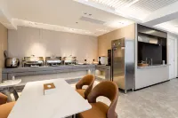 Happiness Gate Business Hotel - 2-Star