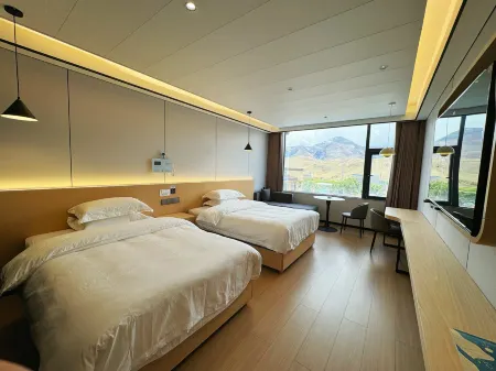 Jilong FuYang Hotel Отели рядом с достопримечательностью «Hipparion Fossil»