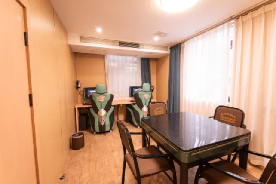 Zhangjiajie Colorful Dolphin Esports Hotel (Jiefang Road Branch)