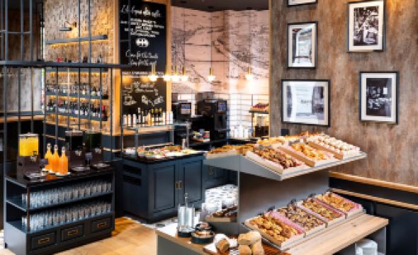 Three Corners Avenue Hotel