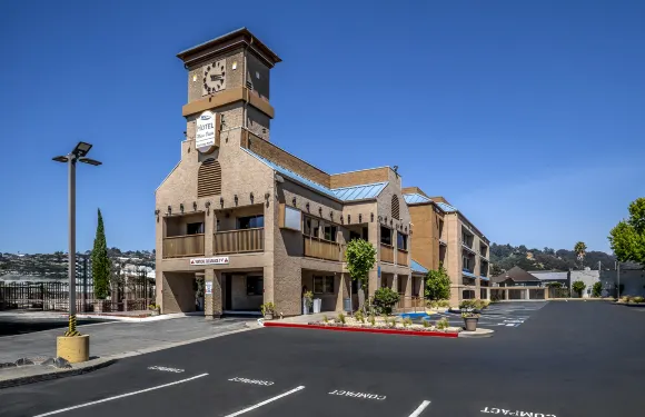 伯克利/埃爾瑟瑞託速8酒店