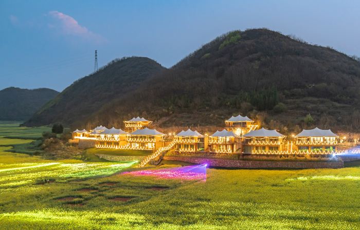 Fengcong Luxury Tent Homestay