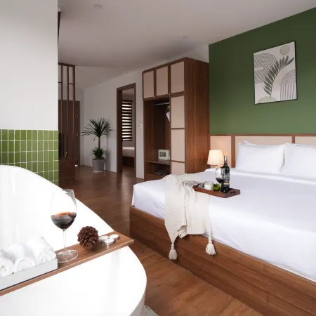 Nature Hotel - Le Hong Phong Отели рядом с достопримечательностью «Крейзи Хаус»