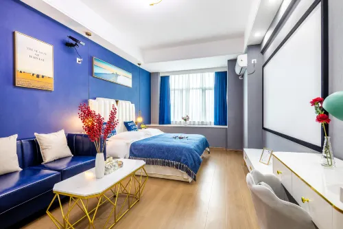 Huzhou Qingxin Wutong Boutique Movie Apartment