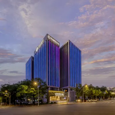 Andaman Star Hotel (Liuzhou Yaowu Ancient Town Wanda Store) Hotels near Liuzhou Industrial Museum