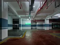 WYNDHAM GARDEN ZHANGJIAJIE TIANMEN MOUNTAIN - parking