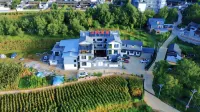 Jizu Mountain Mountain Scenery Language Homestay Hotels in Binchuan