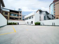 Aurora Hotel - Parkplatz