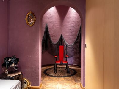 Binnie Elysee Couple Homestay