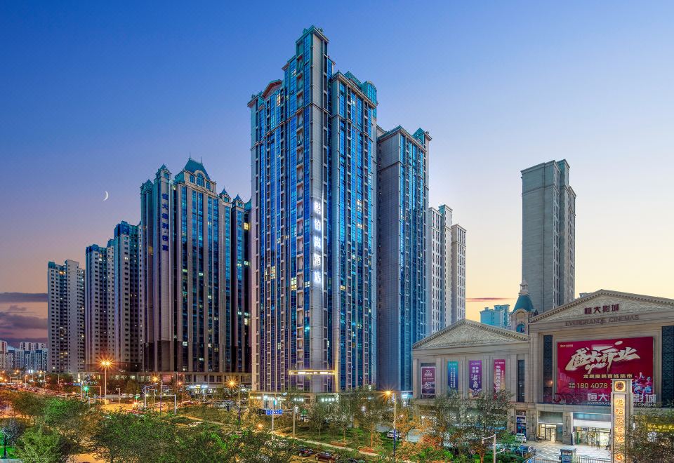 Yuebolan Hotel (Urumqi Yimin Building) - Housity