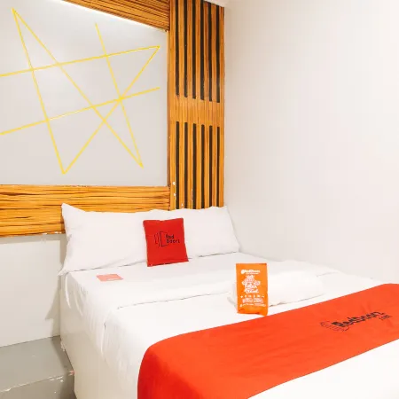 RedDoorz near Quiapo Church Manila Отели рядом с достопримечательностью «Золотая мечеть»