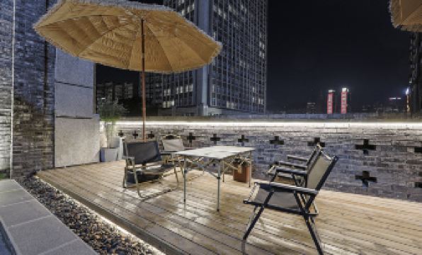 Floral Hotel·Yuwu Hotel (Chongqing Liberation Monument Baixiang Street)