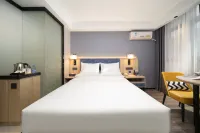 Yeste Hotel (Xianing Hot Spring Road Center Flowerbed Food Street Store)