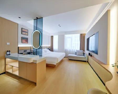 Four Seasons Hot Spring Hotel (Sanmenxia Shaanzhou District) Hotels in Sanmenxia