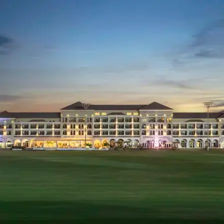 Al Habtoor Polo Resort Отели рядом с достопримечательностью «Парк аттракционов Global Village»