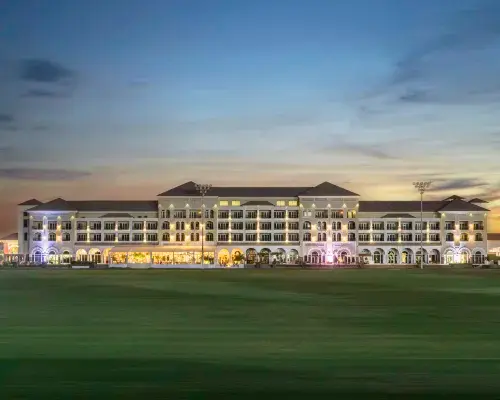 Al Habtoor Polo Resort Hoteles cerca de Universidad Zayed