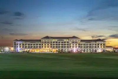 منتجع الحبتور بولو Hotels near جامعة زايد