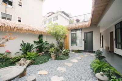 Hidden House Courtyard