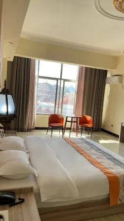 Luodian Chaohui Hotel Отели рядом с достопримечательностью «Mingzhu Center Square»