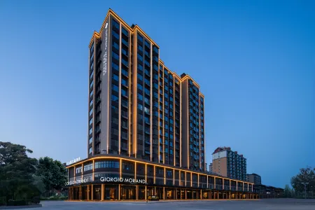 The GiorgioMorandi Hotels (Huangting Road Boya Jun)