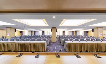 Starway Hotel (Kaifeng Lankao Station Sannong Vocational College)