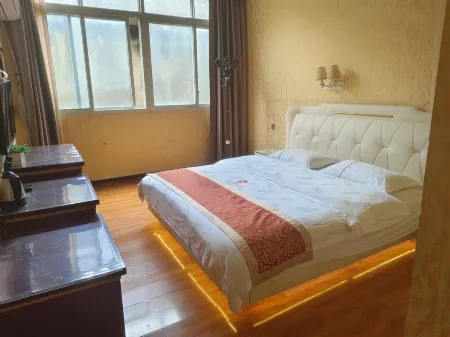 Ruyi Hotel Отели в г. Чаюй