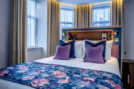 Star Hotel Отели рядом с достопримечательностью «Working Sheepdogs»