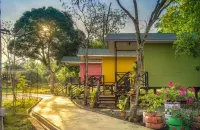 MEDAN BUNGA RAYA RESORT Hoteles en Semporna