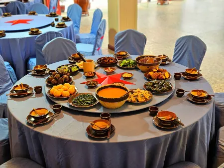 Oriental Charm Hotel (Gutian Site Tourist Center Branch) Отели рядом с достопримечательностью «A Little Apark Makes A Great Fire Wax Museum»