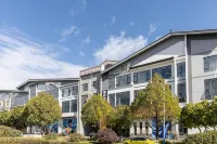 Chushan Light Residence Cultural Tourism Boutique Hotel Hotels in Heqing