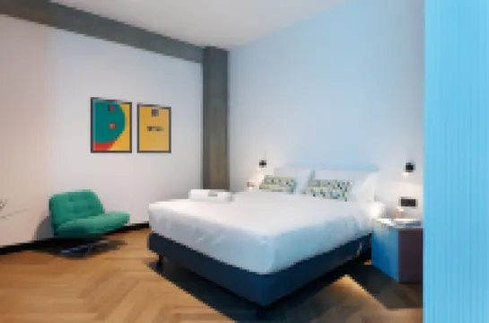 Retroverse Eccentric Stay Hotel a 