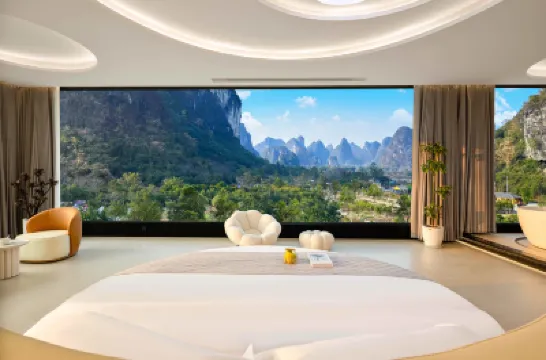 陽朔月半彎酒店（遇龍河景區店） 鄰近聚龍潭的酒店