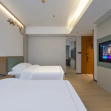 Four Seasons Qingteng Hotel (Ningbo Railway Station Engineering College Cuibai)