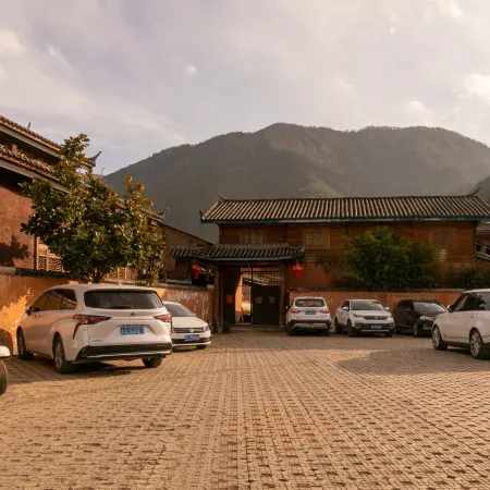 Lugu Lake Chisel Hotel