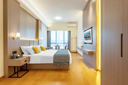 Ruili Apartment (Zhuhai Mingzhu Station Aoyuan Square)