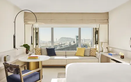 Hotel Arts Barcelona Отели рядом с достопримечательностью «Большой королевский дворец»