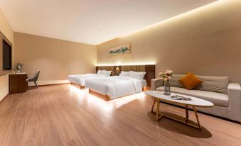 Minghu Yunduo Hotel (Daming Lake Chaoran Tower)