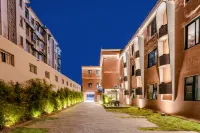 Huaye Yaju Hotel (Xinyang Pingqiao District Lihpao Plaza) Hotels in Century Square