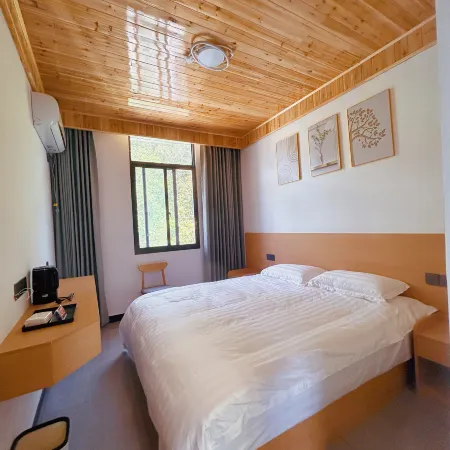 Hefeng Xingguang Xiaowu Homestay