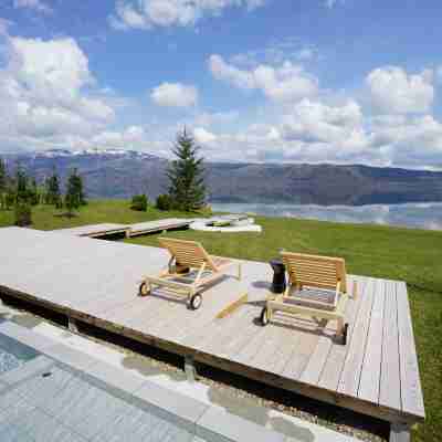 Sansui Lakeside Villa Hotel Exterior